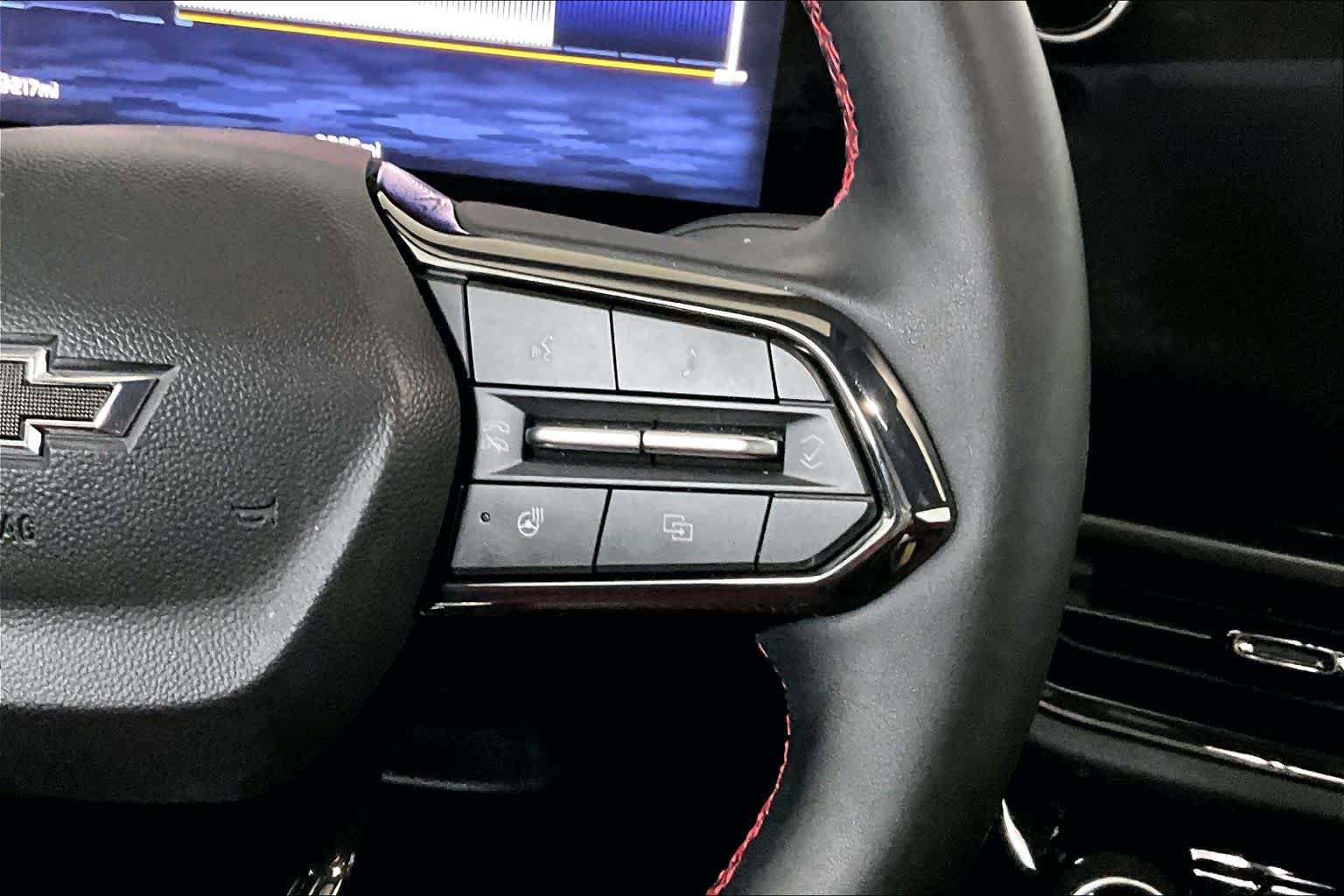 Used 2025 Chevrolet Equinox EV RS AWD/4WD image 24