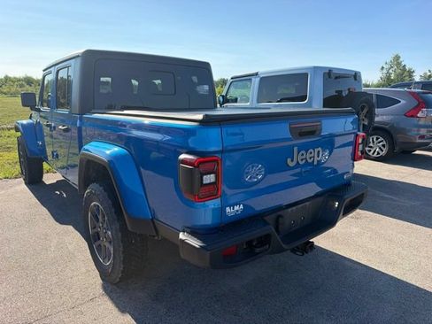 Used 2022 Jeep Gladiator Overland w/ LED Lighting Group AWD/4WD image 8