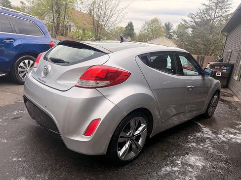 Used 2012 Hyundai Veloster w/ Style Pkg FWD image 5