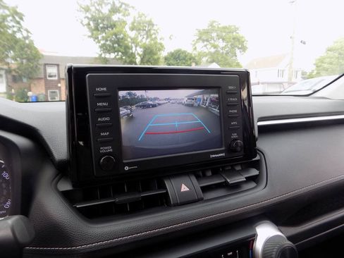 Used 2020 Toyota RAV4 LE w/ Carpet Mat Package AWD/4WD image 17