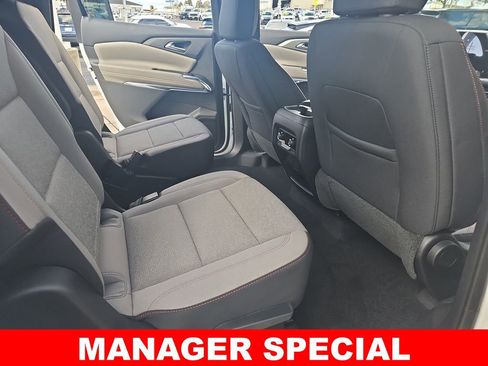 New 2026 Chevrolet Traverse LT image 11