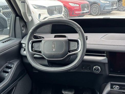 New 2025 Lincoln Navigator Reserve image 13