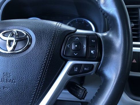 Certified 2019 Toyota Highlander XLE AWD/4WD image 26