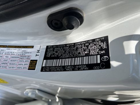 Used 2020 Toyota Prius LE image 32