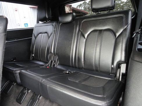 Used 2019 Ford Expedition Max Limited AWD/4WD image 13