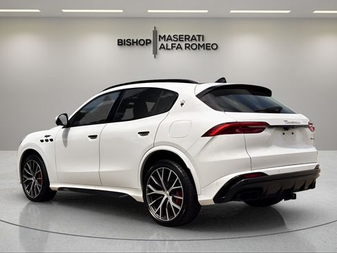 Used 2024 Maserati Grecale Trofeo AWD/4WD image 4