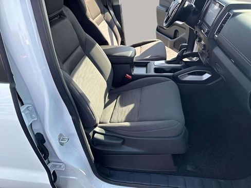 Used 2023 Nissan Frontier SV w/ SV Convenience Package image 7