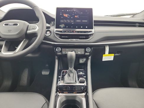 New 2026 Jeep Compass Latitude image 11