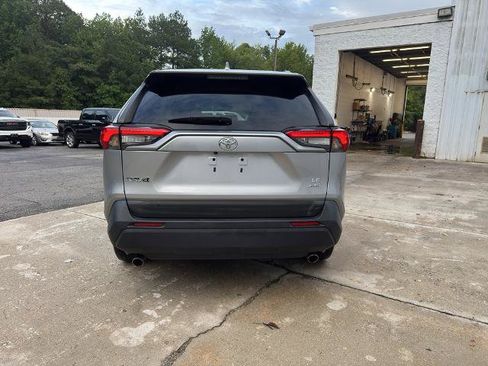 Used 2021 Toyota RAV4 LE w/ Carpet Mat Package (TMS) AWD/4WD image 2