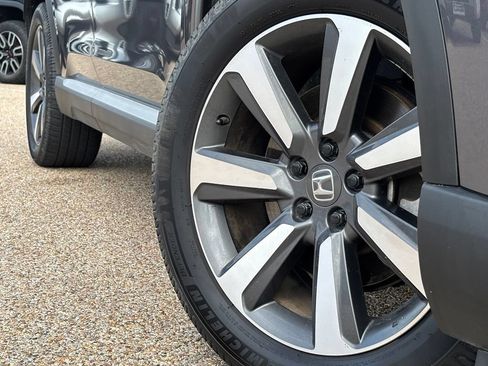 Used 2023 Honda Pilot Elite image 2