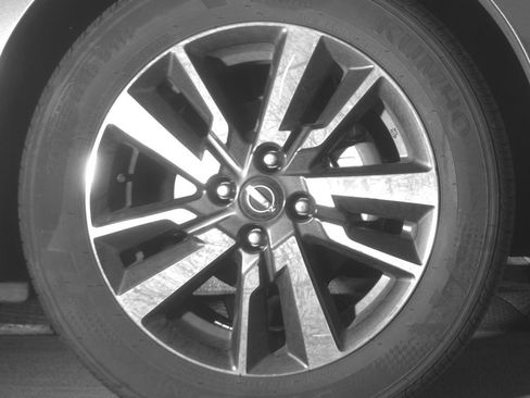 Used 2025 Nissan Versa SV FWD image 13