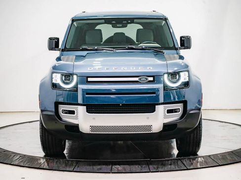 Used 2022 Land Rover Defender 110 SE image 6