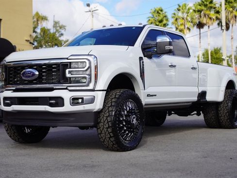 Used 2024 Ford F450 Platinum w/ FX4 Off-Road Package image 19