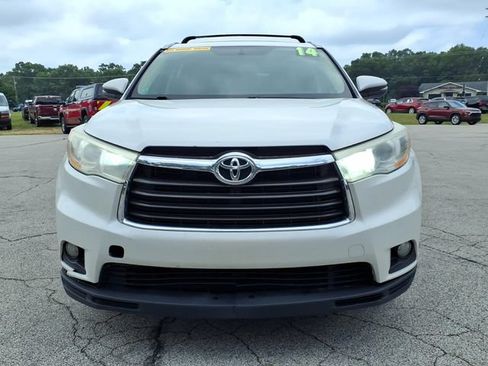 Used 2014 Toyota Highlander XLE AWD/4WD image 2