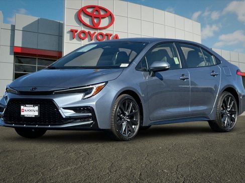 Certified 2026 Toyota Corolla SE w/ SE Package FWD image 7