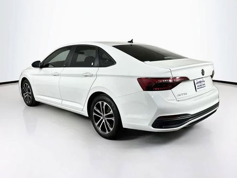 Used 2024 Volkswagen Jetta Sport FWD image 4