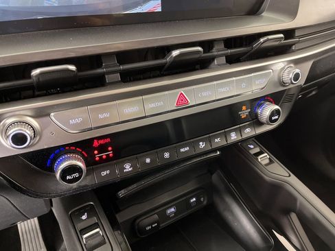 Used 2023 Kia Telluride S AWD/4WD image 30
