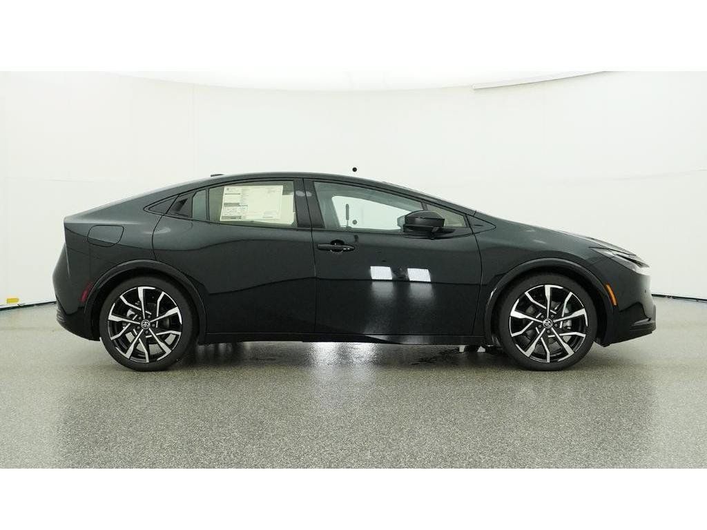 New 2026 Toyota Prius Plug-In Hybrid FWD image 27