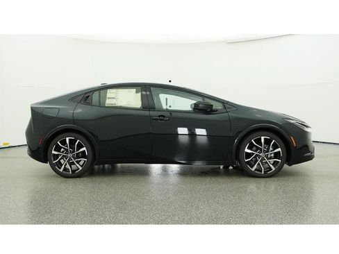 New 2026 Toyota Prius Plug-In Hybrid FWD image 27