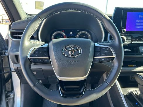 Used 2025 Toyota Highlander XSE image 21