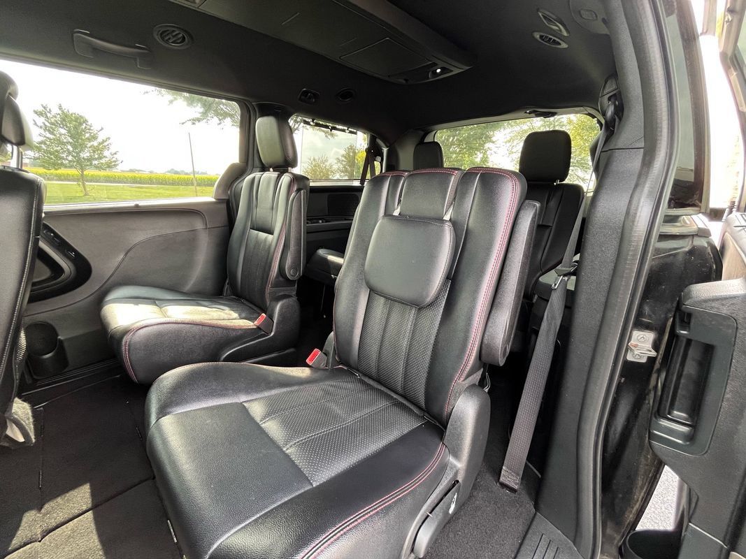 Used 2014 Dodge Grand Caravan R/T w/ Driver Convenience Group FWD image 11