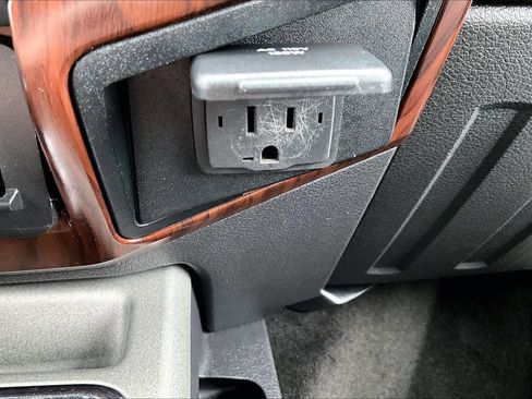 Used 2016 Ford F250 Lariat w/ Lariat Interior Package image 33