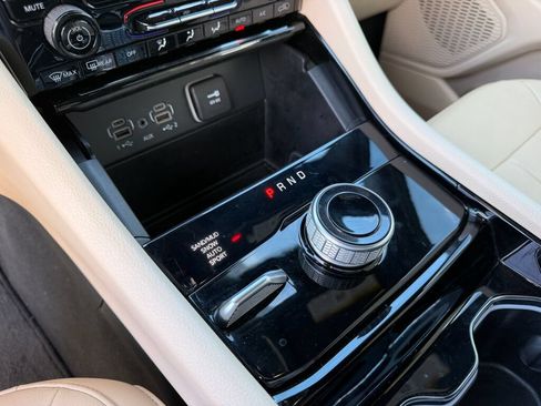 Used 2023 Jeep Grand Cherokee Limited AWD/4WD image 29