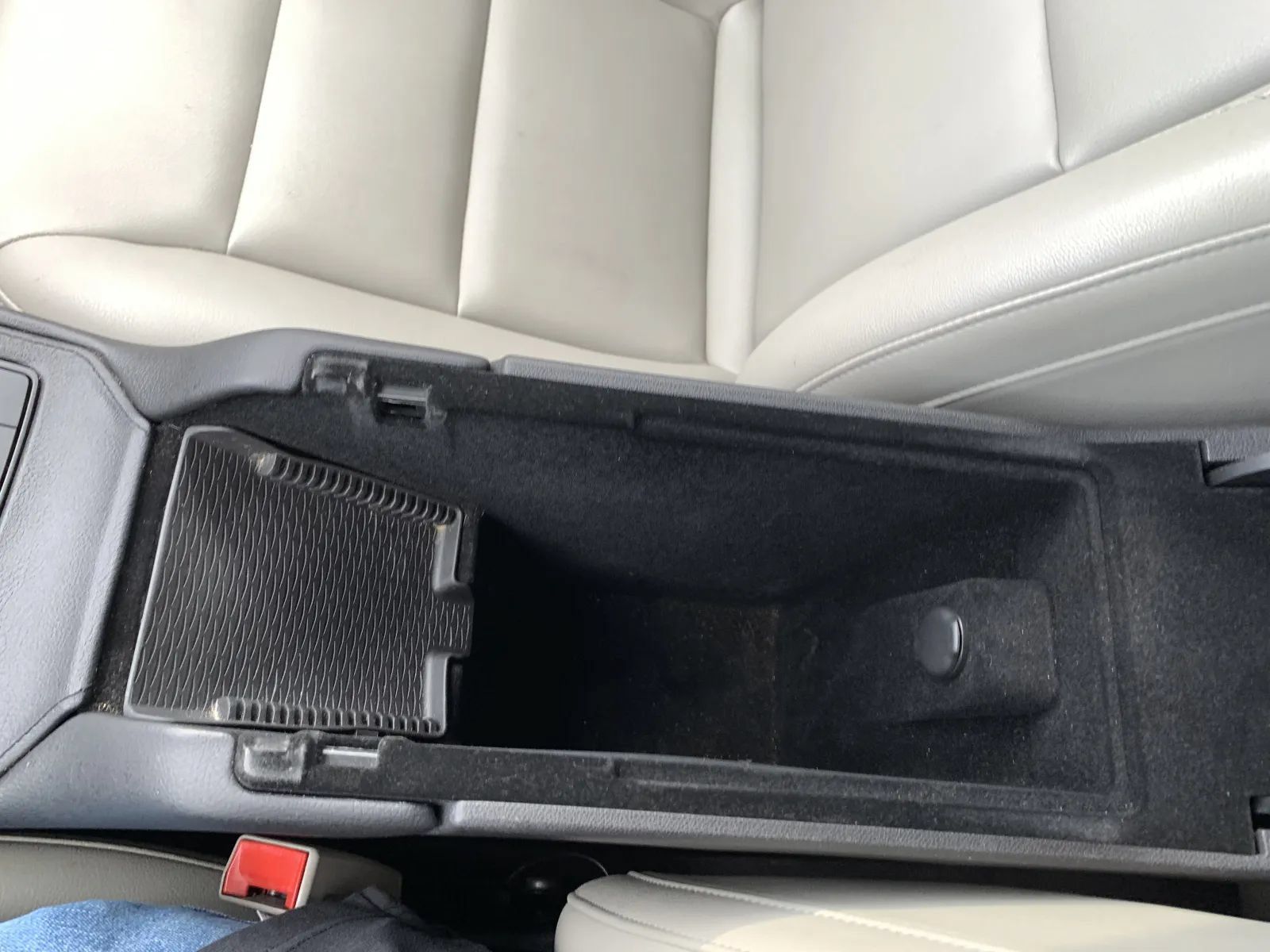 Used 2019 Cadillac XT4 Luxury FWD image 17