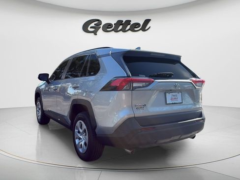 Used 2021 Toyota RAV4 LE FWD image 7