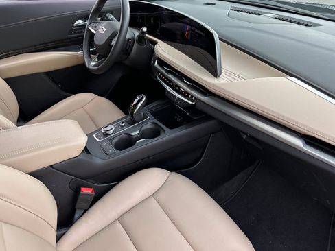 Used 2024 Cadillac XT4 Premium Luxury w/ Active Safety Package image 17