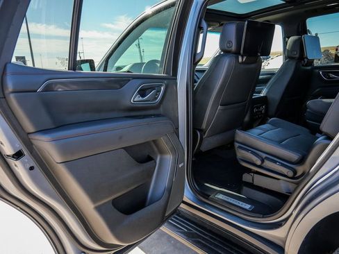 Used 2021 Chevrolet Tahoe RST w/ Luxury Package image 23