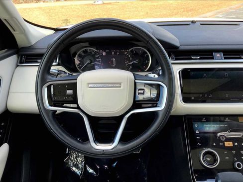 Certified 2022 Land Rover Range Rover Velar R-Dynamic S AWD/4WD image 6