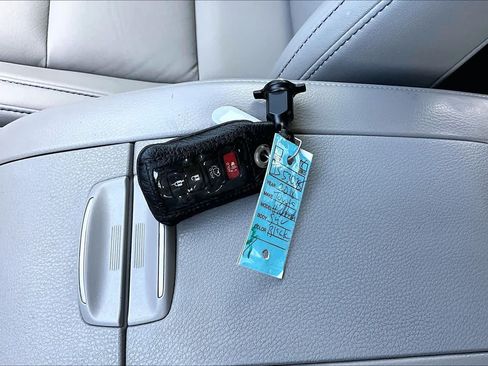 Used 2018 Toyota Highlander XLE FWD image 15