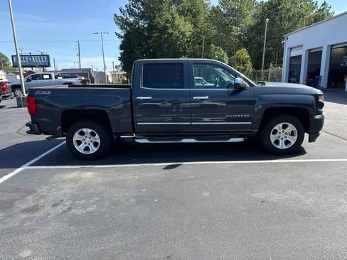 Used 2017 Chevrolet Silverado 1500 LTZ Z71 w/ LTZ Plus Package AWD/4WD image 6