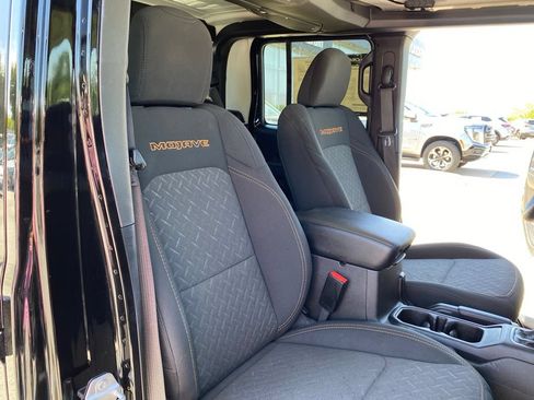 Used 2026 Jeep Gladiator Mojave AWD/4WD image 29