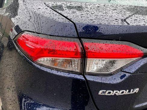 Used 2025 Toyota Corolla LE FWD image 28