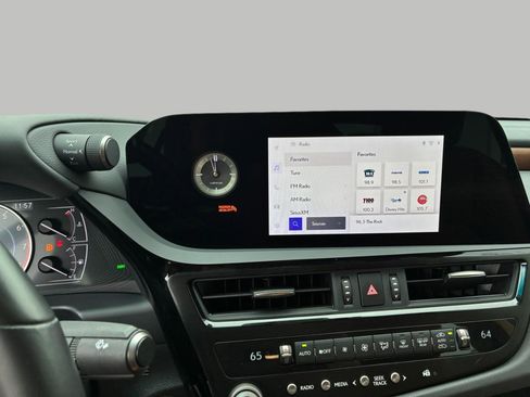 Used 2024 Lexus ES 350 w/ Premium Package FWD image 38