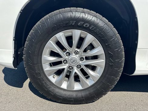 Used 2017 Lexus GX 460 Premium AWD/4WD image 32