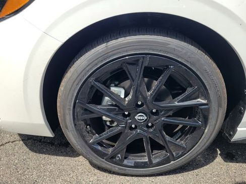 New 2025 Nissan Sentra SR w/ Midnight Edition image 13