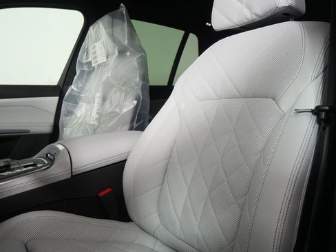 Used 2026 BMW X5 sDrive40i w/ M Sport Package RWD image 11