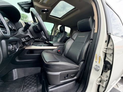 Used 2019 RAM 3500 Laramie AWD/4WD image 11