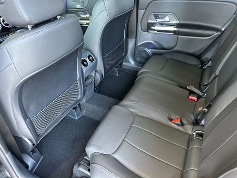 New 2025 Mercedes-Benz GLB 250 4MATIC image 12