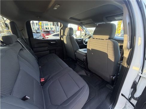 Used 2019 Chevrolet Silverado 1500 Custom w/ Custom Max Trailering Package AWD/4WD image 25