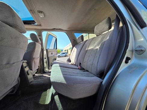 Used 2001 Toyota 4Runner SR5 AWD/4WD image 13
