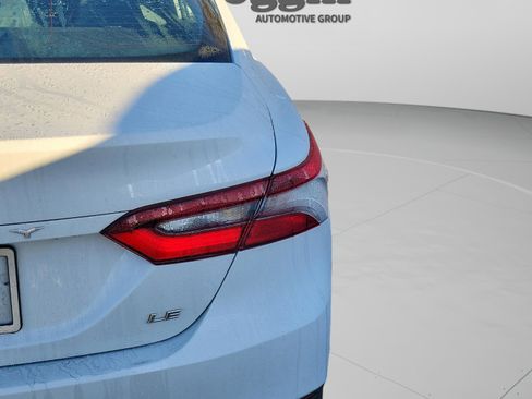 Used 2022 Toyota Camry LE image 18