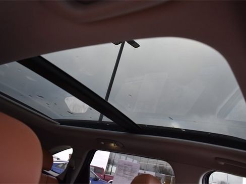 Certified 2022 Kia Sorento SX Prestige w/ Rust Color Package image 13