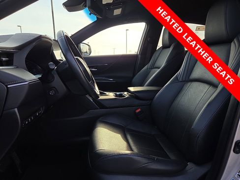 Used 2021 Toyota Venza Limited image 15