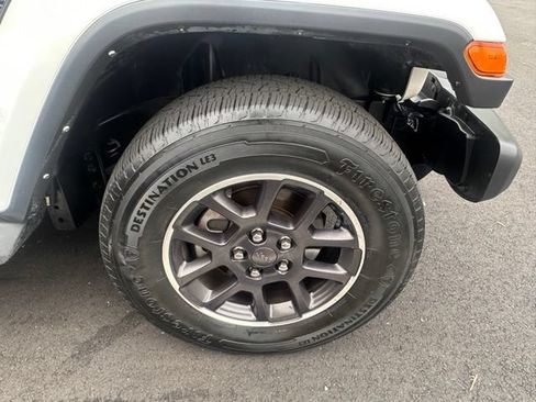 Used 2022 Jeep Gladiator Overland w/ Popular Equipment Package AWD/4WD image 15