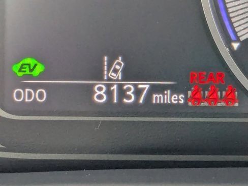 Used 2023 Lexus UX 250h FWD w/ Accessory Package (Z2) image 6