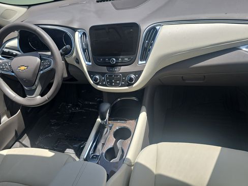 Used 2023 Chevrolet Malibu LT FWD image 11
